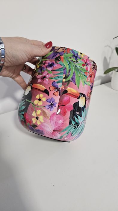 Vaso decorativo em latão