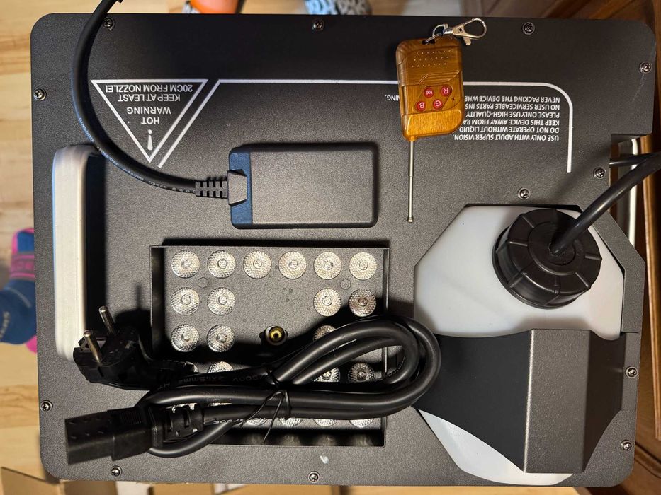 Maszyna do robienia dymu 24 Led pilot rgb