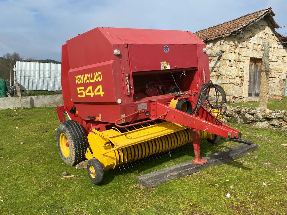 Enfardadeira New Holland 544