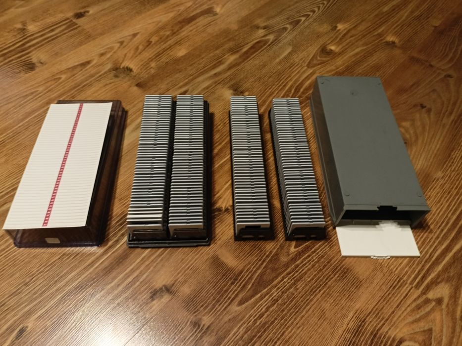 Magazynki do rzutników na 50 ramek magazynki na slajdy w pudełkach