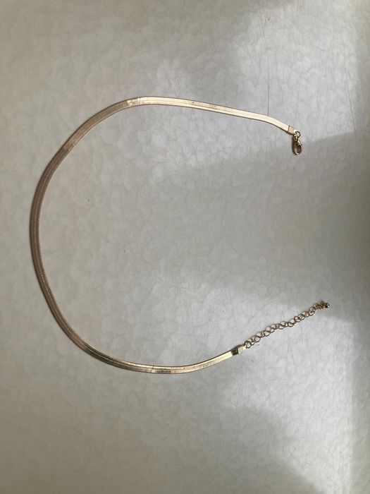 Łańcuszek w kolorze złotym