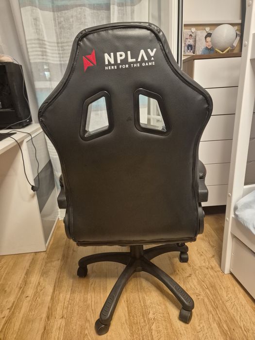 Cadeira gaming em estado como novo