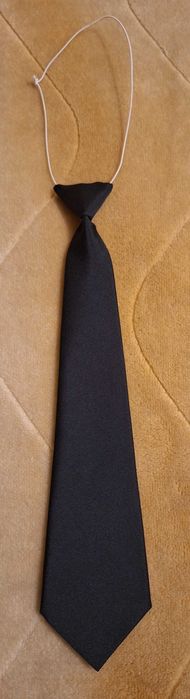 Czarny krawat na gumce do tańca latino, 33 cm