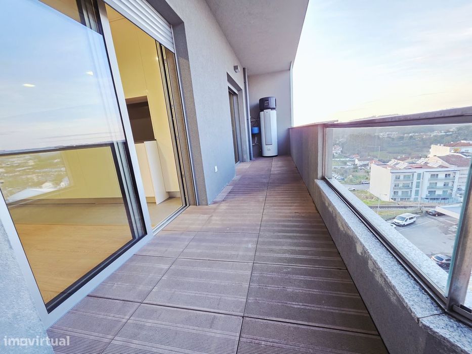 Vende-se T3 semi-novo com 1 ano de uso centro de Oliveira de Azeméis