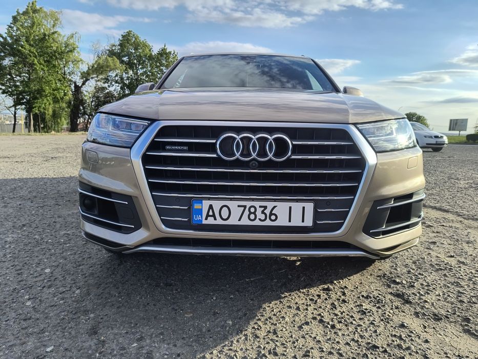 Продам Audi Q7 prestige