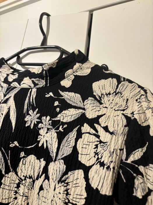 ZARA sukienka w białe kwiaty, rozm M/38