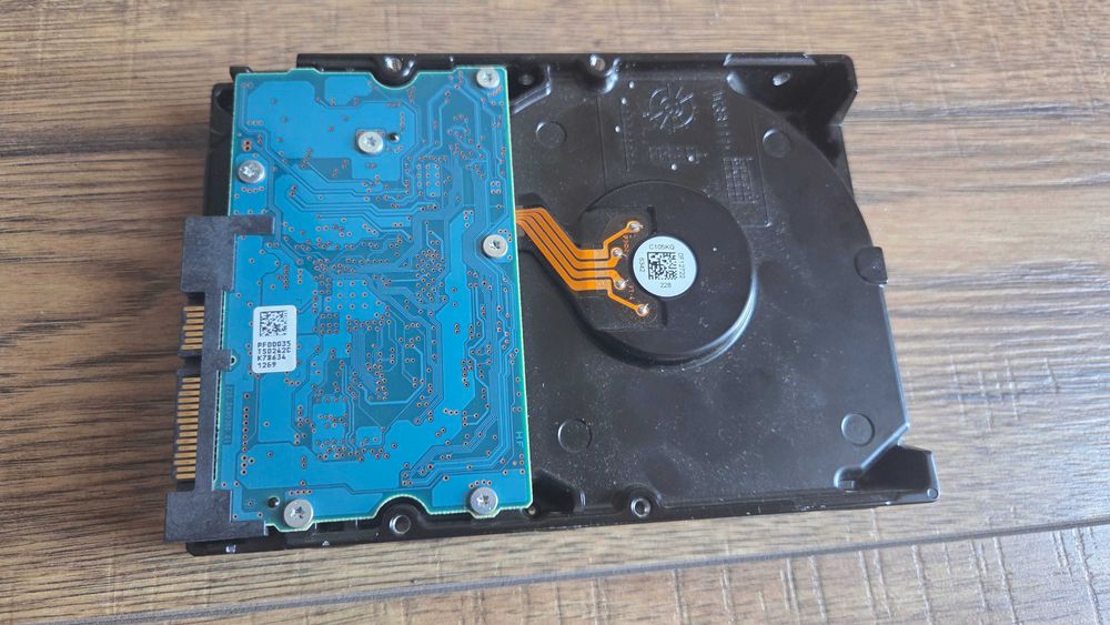 Dysk twardy HDD Toshiba 3TB HDWD130 SATA 7200