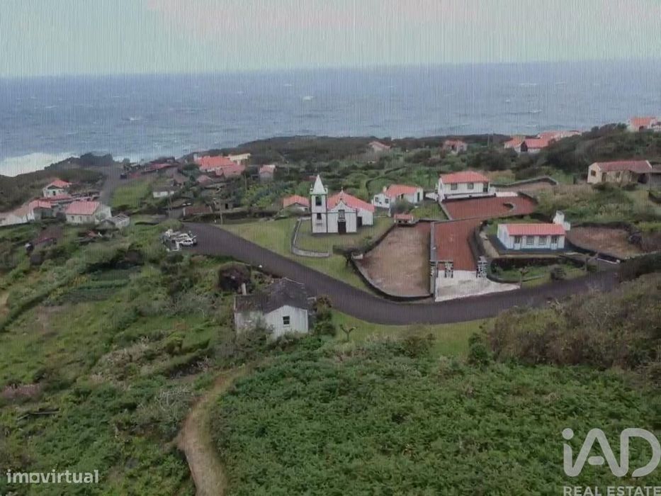 Prédio em Norte Grande de 21,42 m2