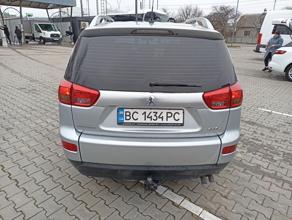 Кросовер  PEUGEOT 4007