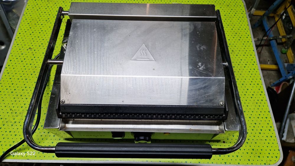 Elektryczny grill gastronomiczny