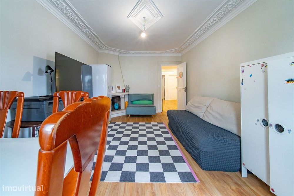 Apartamento de 4 assoalhadas na Amoreira