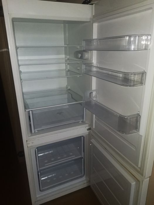 Lodówka Indesit LR6 S1 W - brak czynnika