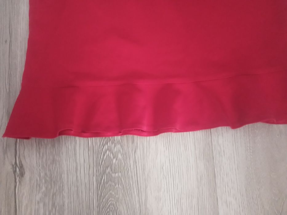 Czerwona spódnica z falbanką, rozmiar 38
