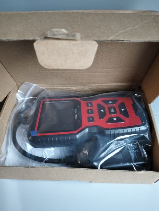 Tester diagnostyczny OBDII V519
