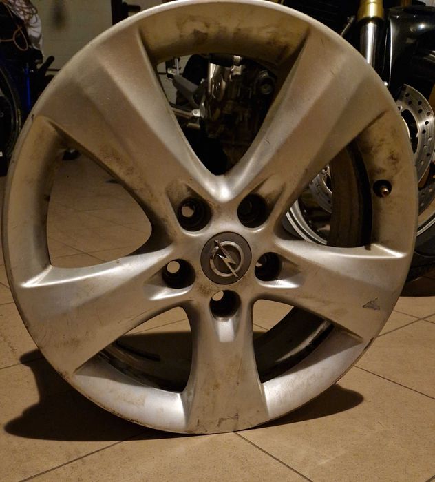 Oryginalne felgi aluminiowe Opel 17" cali 5x115 felgi ET 44 7J 70.2 mm