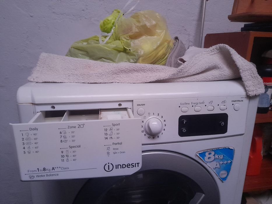 Maquina de lavar roupa LG (avariada)