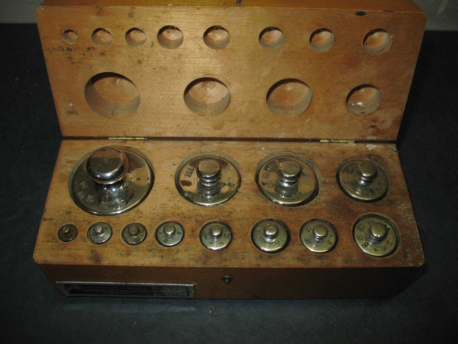 Stare odważniki aptekarskie PRL Mechanika Precyzyjna Warszawa 1974 r