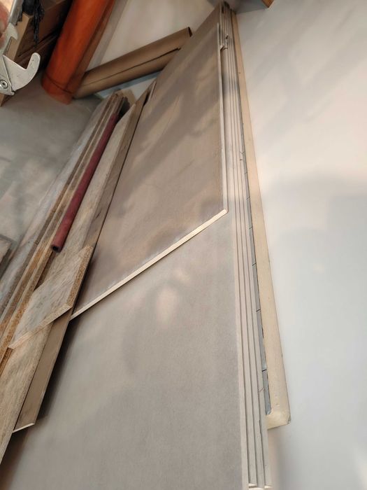 Płyty karton-gips GK – 3 całe + uszkodzona + skrawki