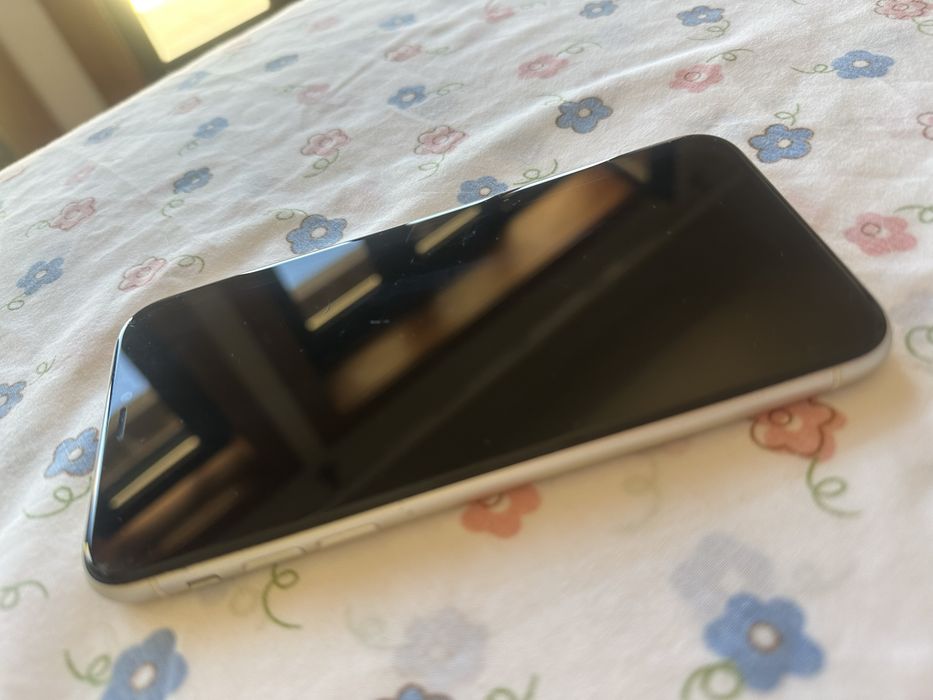 Iphone 11 branco otimo estado