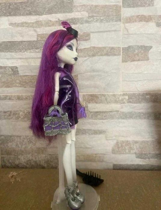 Monster High- Spectra ghouls night out