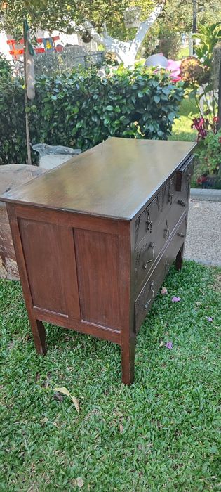 Cómoda antiga em Madeira