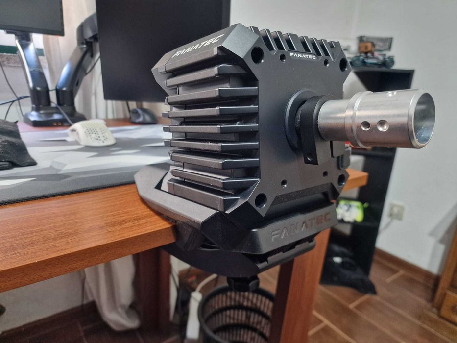 Fanatec CSL DD +Volantes McLaren e BMW + Acessórios (Estado impecável)