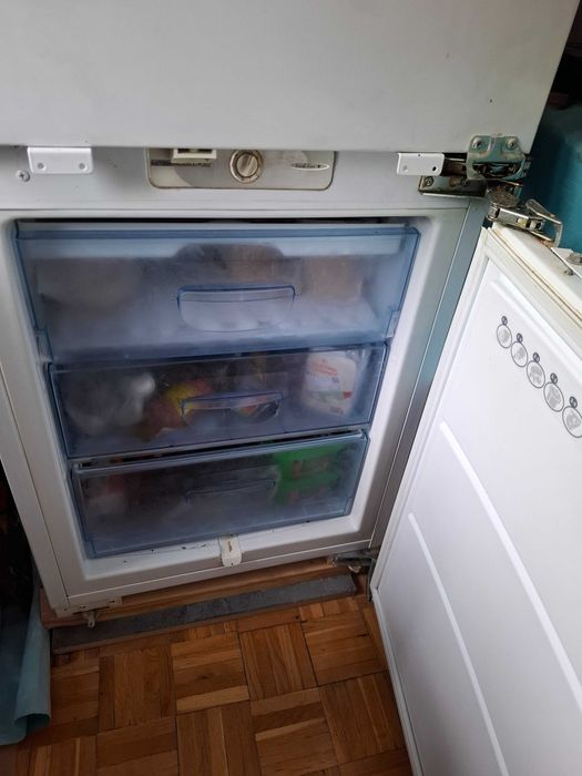 Lodówka z zamrażarką do zabudowy AMICA  55 cm - sprawna