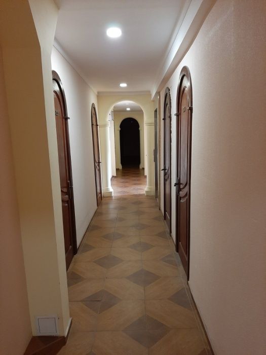 Готельно-ресторанний комплекс, Велика Окружна, фасад