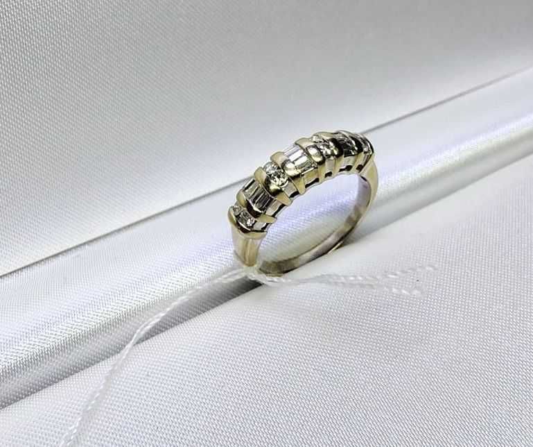 Pierścionek ze złota z brylantami - pr. 750