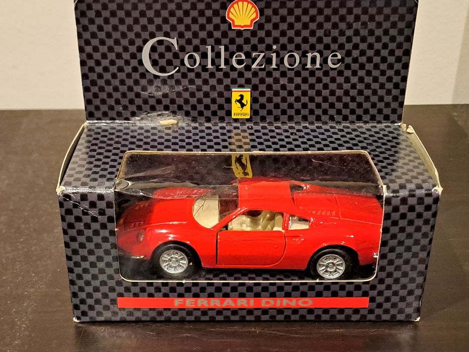 Ferrari Dino - tamanho pequeno