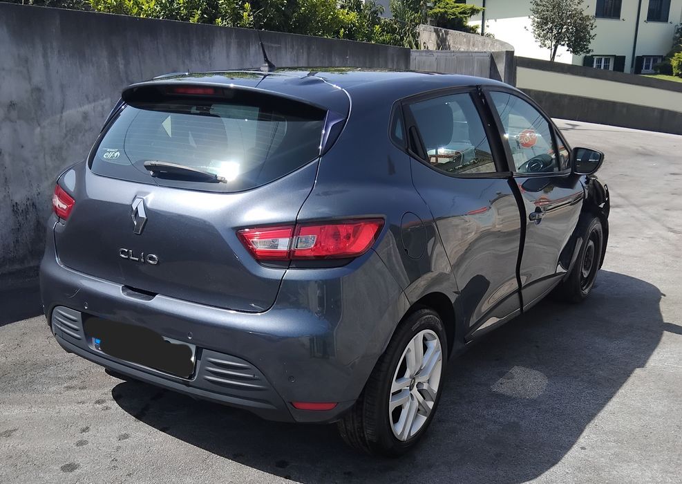 vendo renault clio 1.5 tci de 2017 acidentado salvado