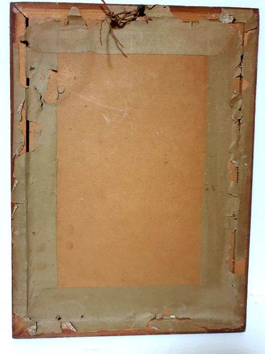 Antigo quadro com imagem de Cristo crucificado fluorescente