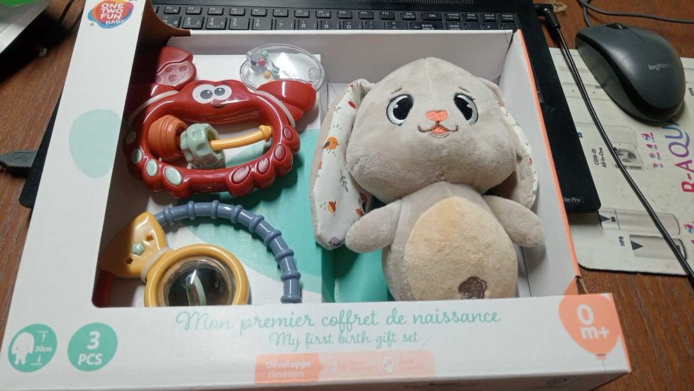 Conjunto de Oferta Bebé One Two Fun Baby (Peluche + 2 Chocalhos) – Novo / Na Caixa