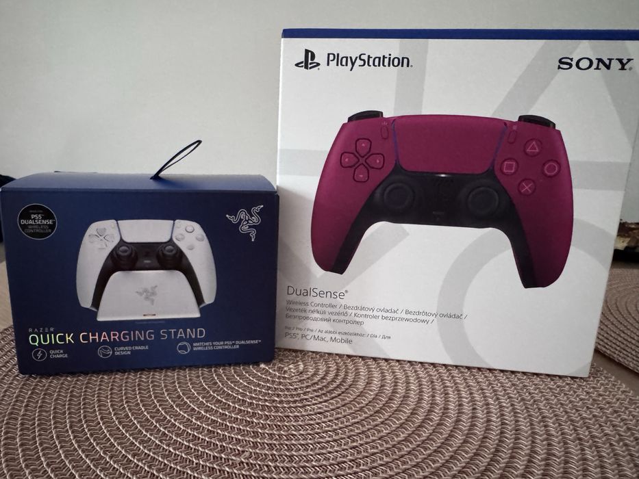 Pad DualSense Cosmic Red + Ładowarka
