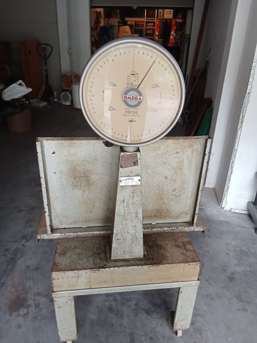 Vendo balança relógio