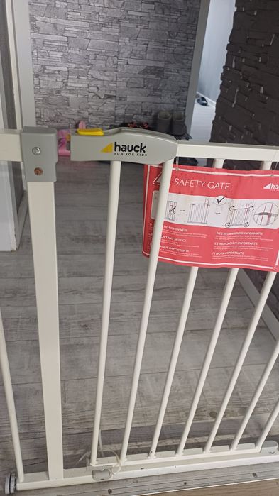 Bramka zabezpieczająca dla dzieci