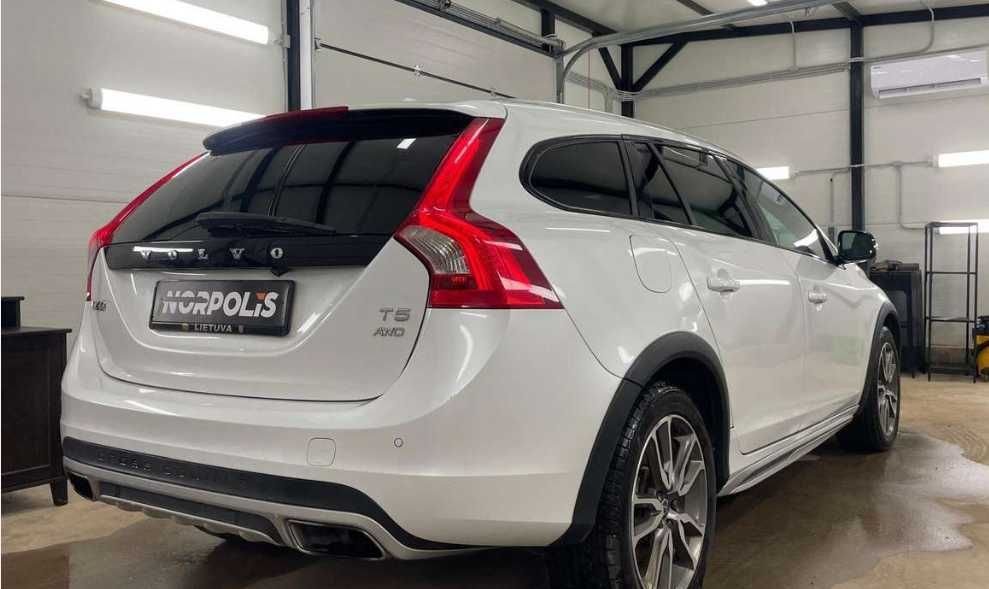 Бампер пердний задний Volvo v60 Cross Country Вольво В 60 Кросс Кантрі