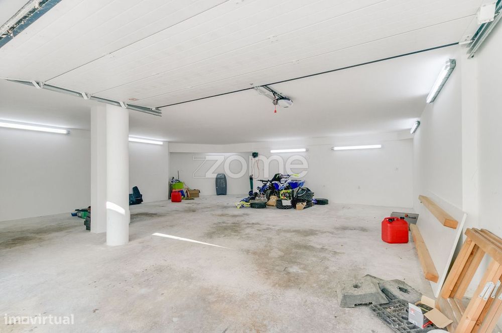 Moradia T3 com Piscina e Jardim no Zambujeiro – Alcabideche