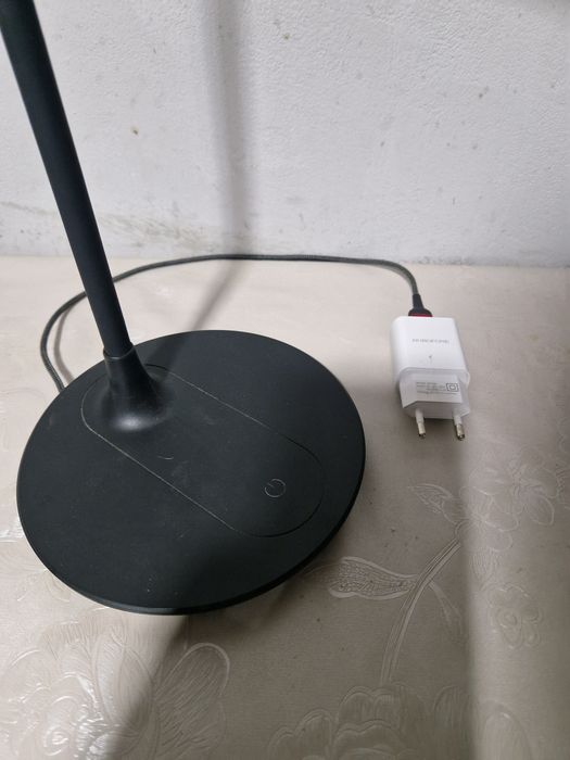 Светодиодная настольная лампа Светкомплект LED TB 006 6W (5500K)Описание:Продам стильную настольную LED-лампу