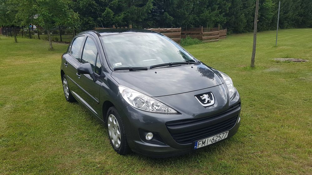 PEUGEOT 207 1.4benzyna 8v 75km 2010r PANORAMA DACH bluetooth KLIMATYZACJA