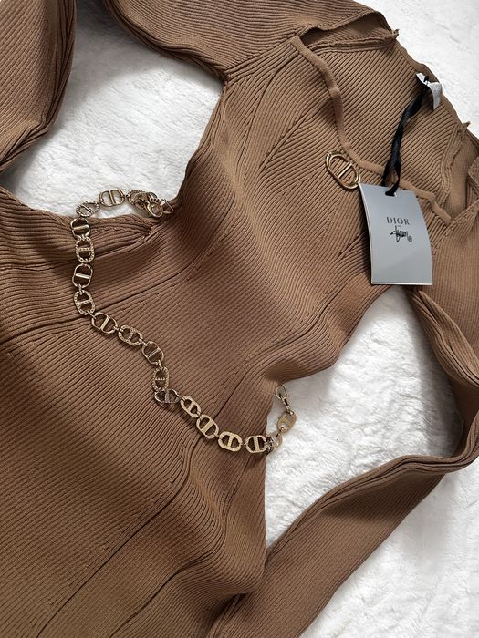 Sukienka prążek złoty pasek