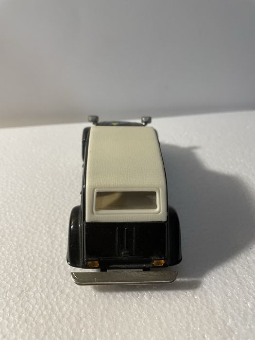 Miniatura Citroen 2CV 1:32