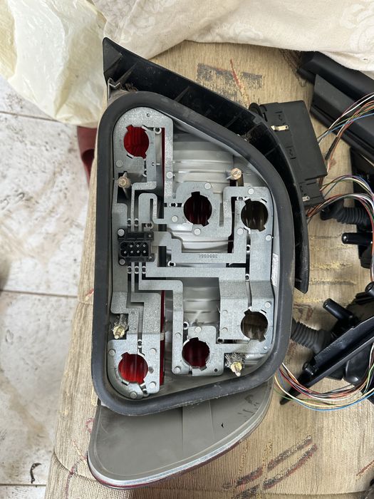 Задні Фанарі BMW e 38