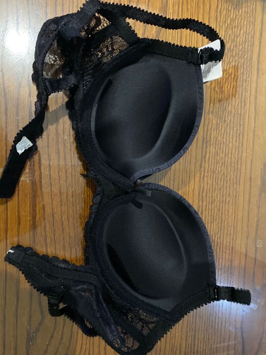 Бюст чорний 75 В новий