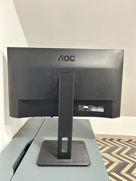 Monitor AOC 24” Regulavel em altura