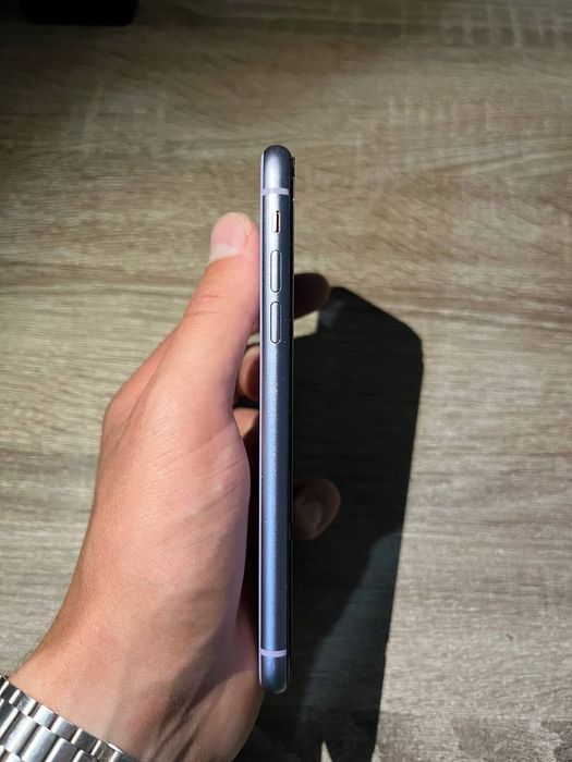 iPhone 11  128GB