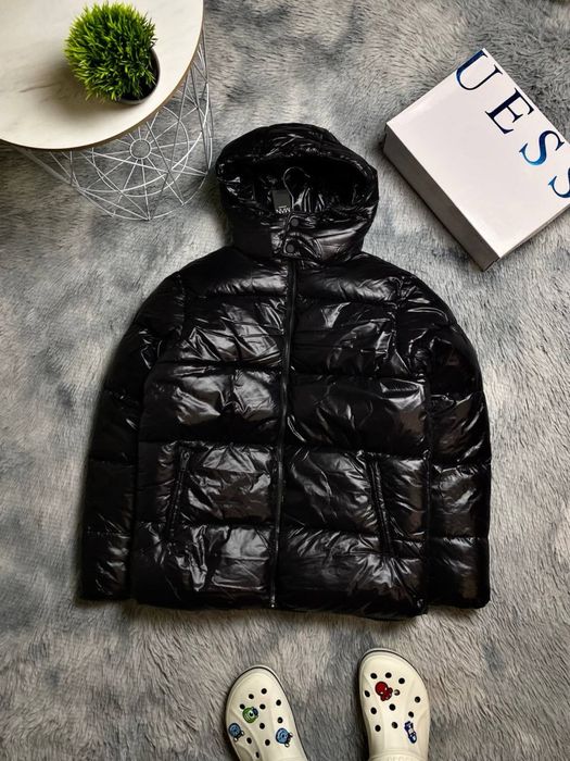 Мужской глянцевый дутый пуховик чёрный  Boohoo