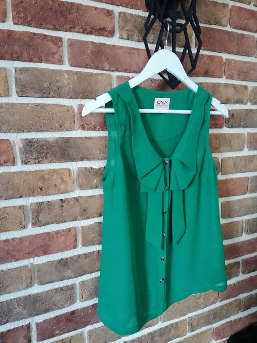 Bluzka z zakładkami 38