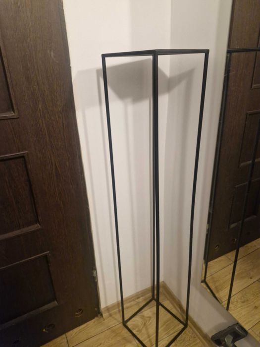 Metalowy kwietnik stojak na kwiatek loftowy kwietnik czarny metalowy