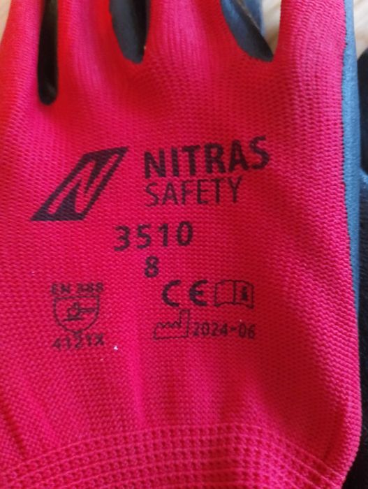 Sprzedam komplet 5 nowych rękawic.